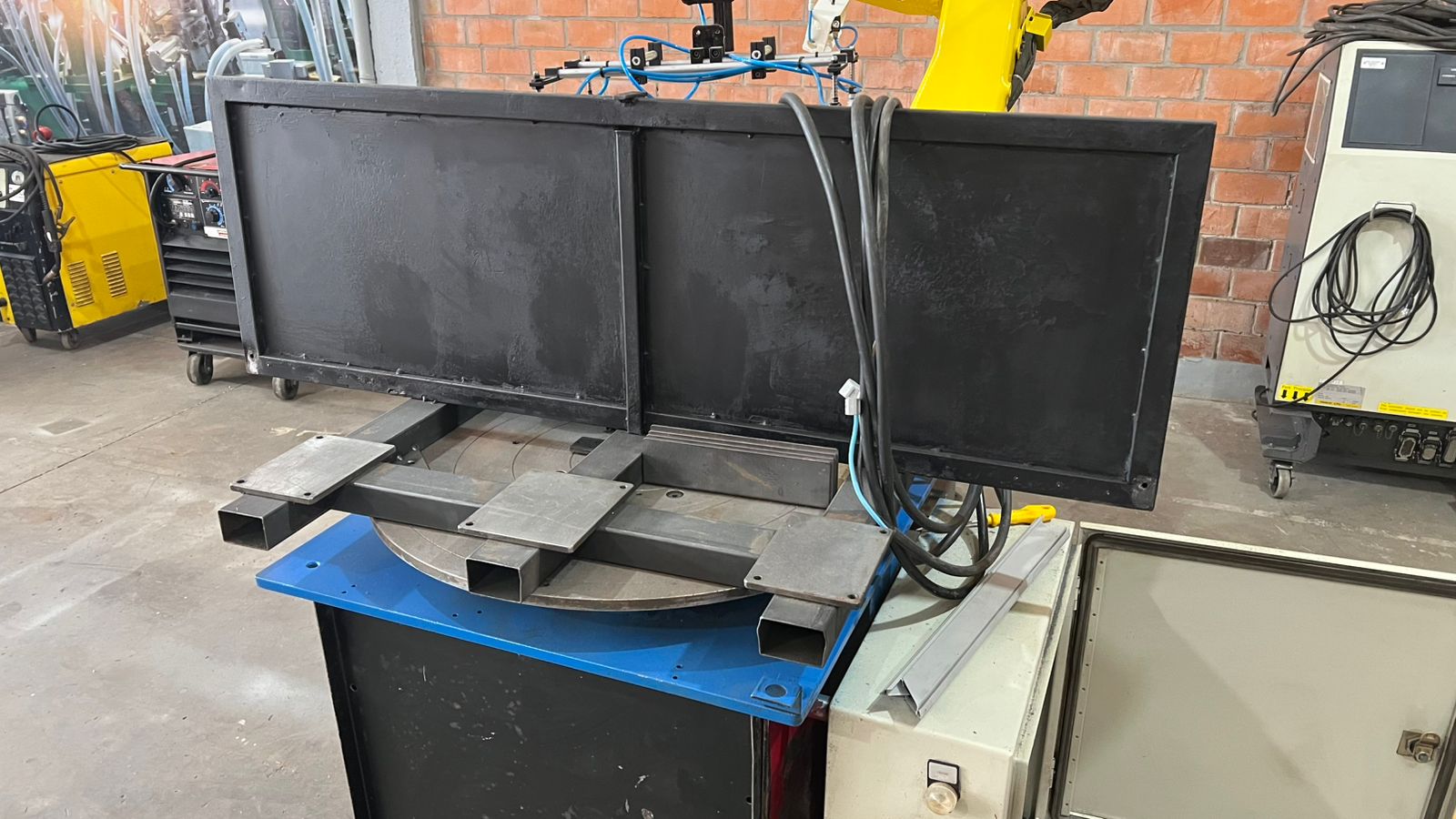 Mesa Giratória para Soldagem com Acionamento Automático – Capacidade de 200kg - MM0156